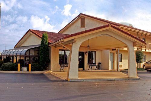 Villa Inn Lawrenceburg Exterior photo